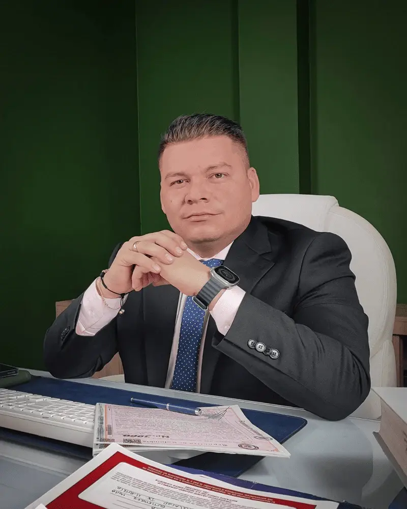Gustavo Neuta, Abogado asociado de Torres Consultores