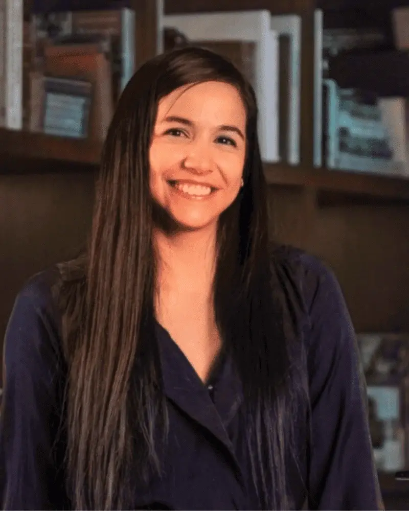 Valeria Torres, Abogada asociada de Torres Consultores